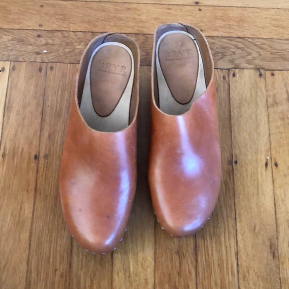 bryr clogs poshmark